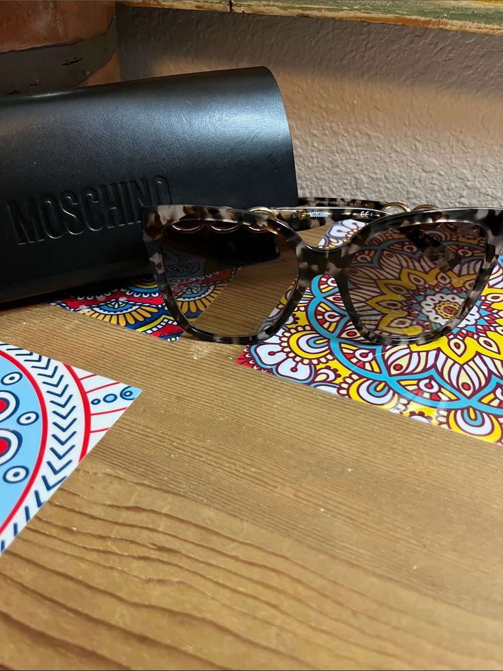 NWT Moschino Tortoiseshell Frame Sunglasses with Brown Lenses